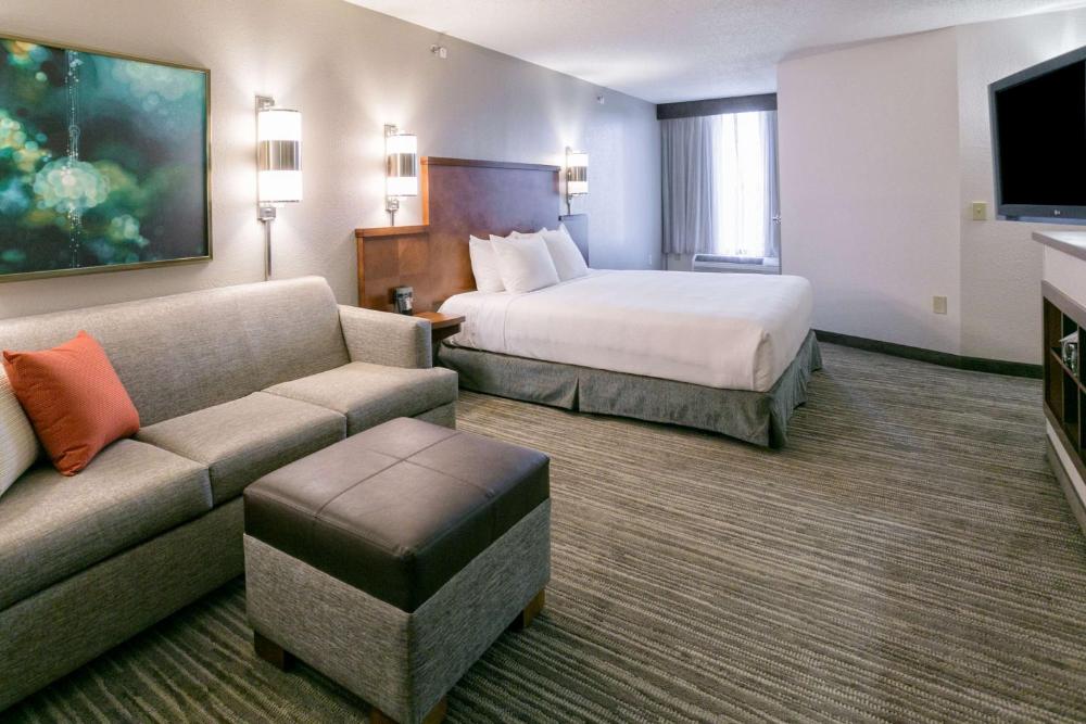 King Room with Accessible Tub - Disability Access interior