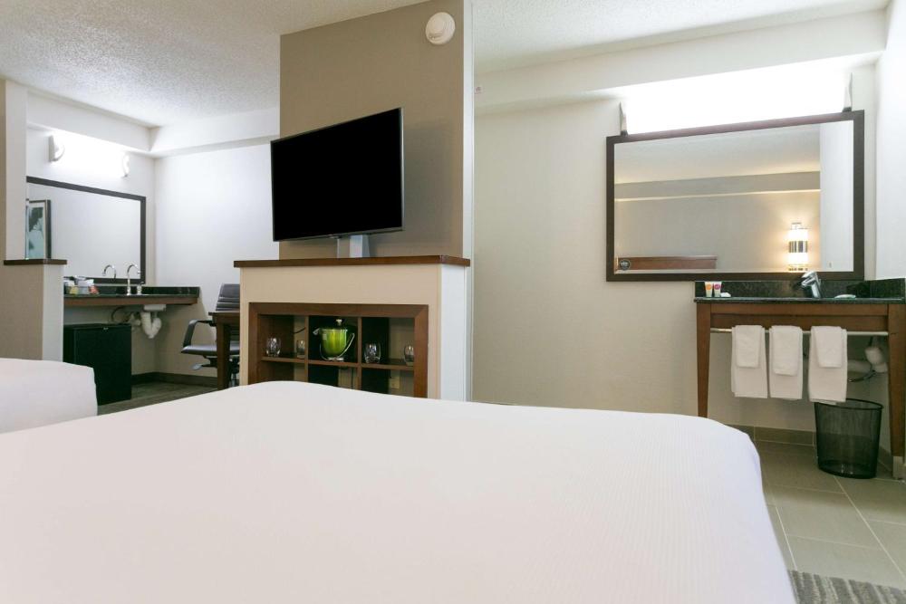 Double Room with Two Double Beds and Sofa Bed interior